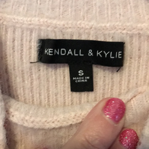 KENDALL & KYLIE CROPPED PINK SWEATER SIZE SMALL GREAT CONDITION! - Picture 2 of 5